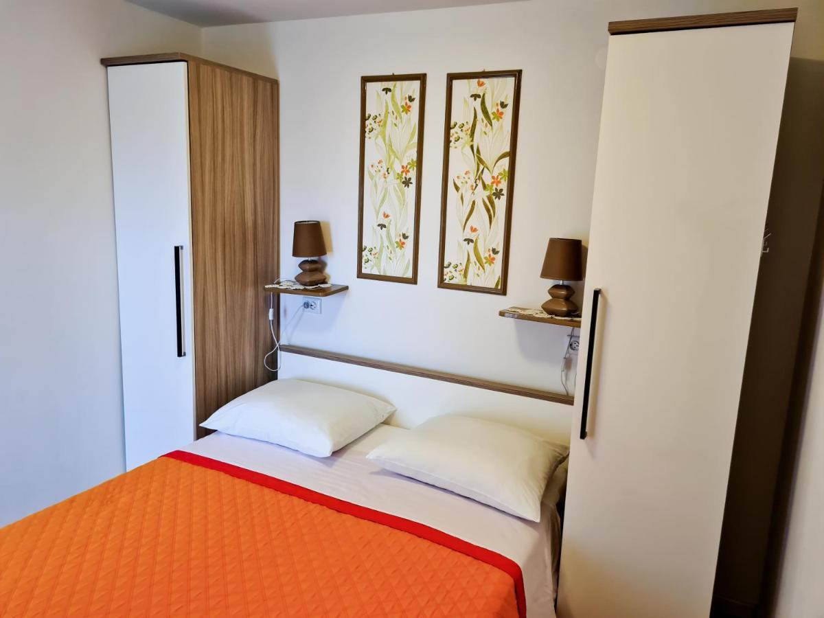 Apartmani Cesar 르티나 외부 사진