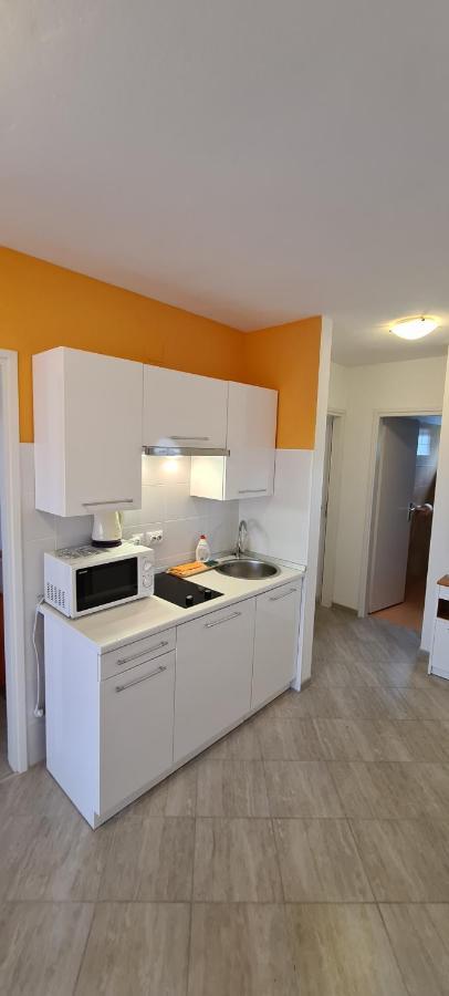 Apartmani Cesar 르티나 외부 사진