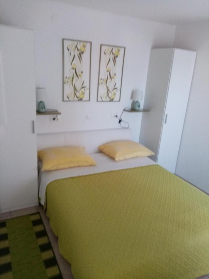 Apartmani Cesar 르티나 외부 사진