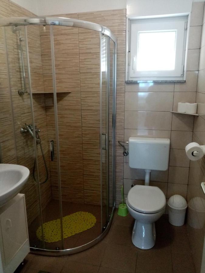 Apartmani Cesar 르티나 외부 사진