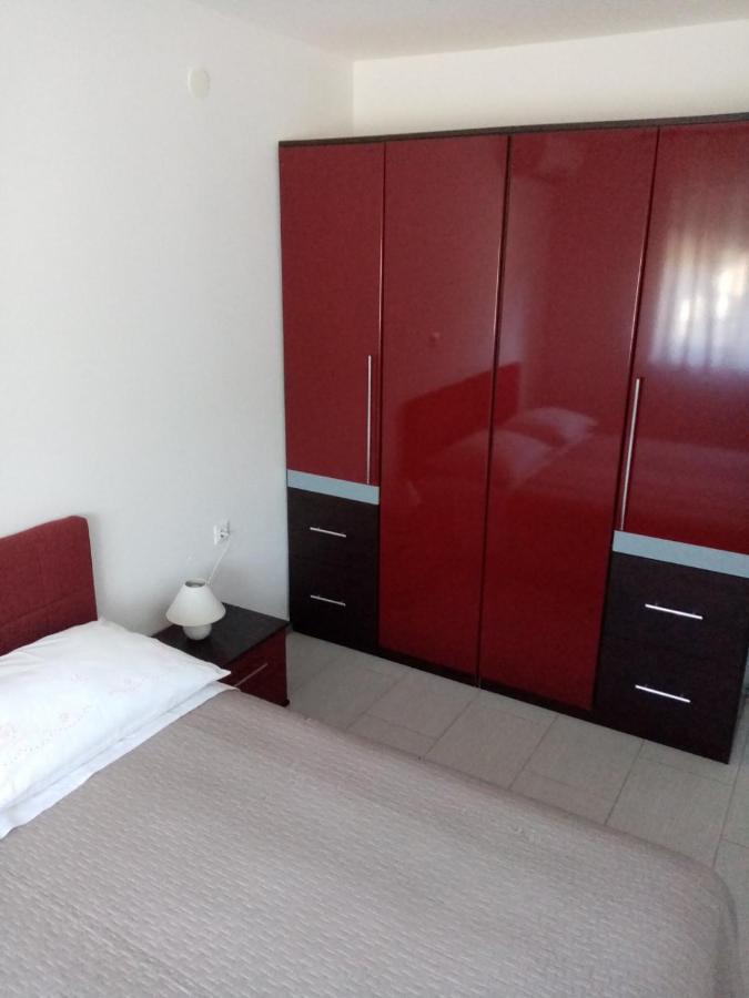 Apartmani Cesar 르티나 외부 사진